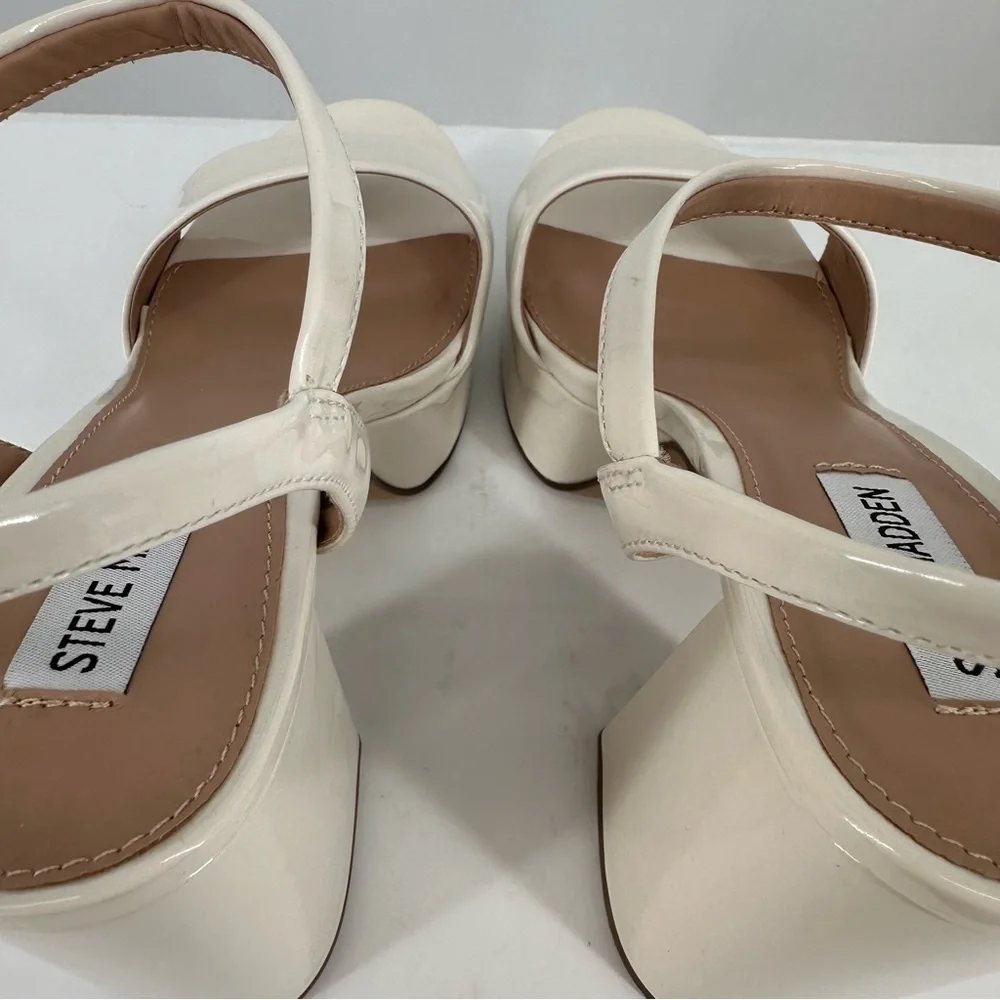 Steve Madden Jolie Buckle Patent Platform Sandals in Bone size 10